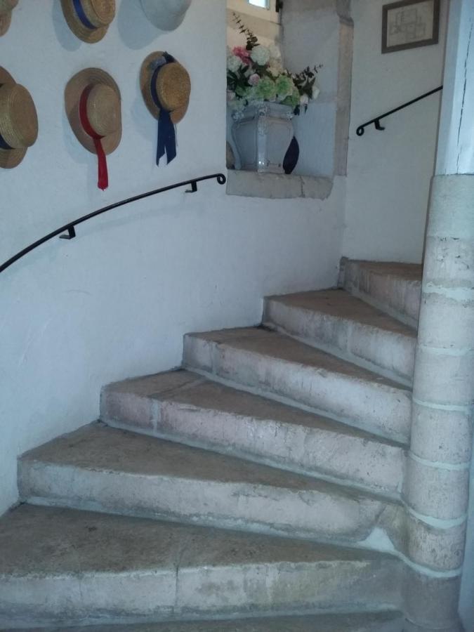 Bed and Breakfast Chez Zaza Stigny Exterior foto