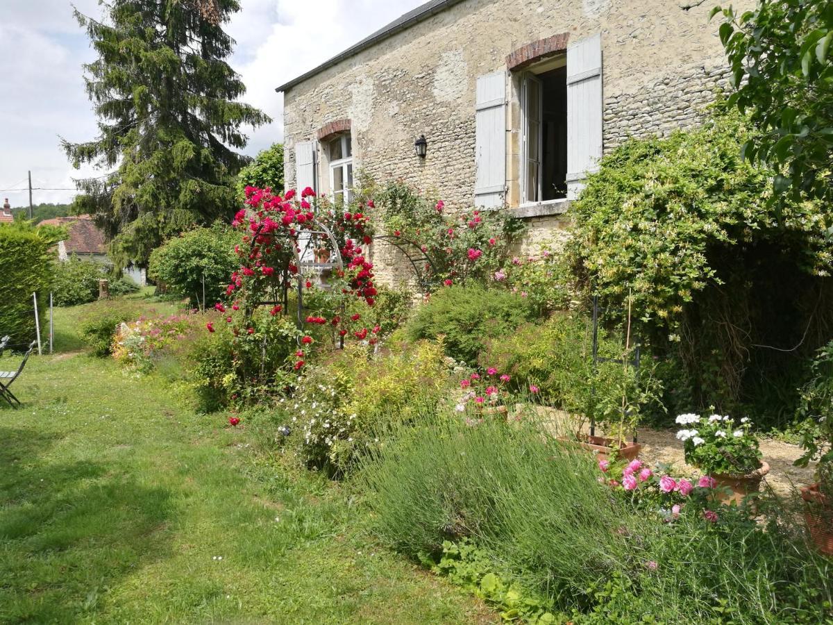 Bed and Breakfast Chez Zaza Stigny Exterior foto