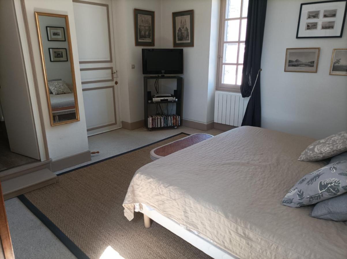 Bed and Breakfast Chez Zaza Stigny Exterior foto
