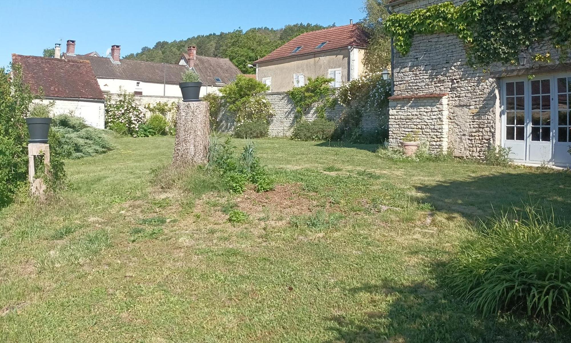 Bed and Breakfast Chez Zaza Stigny Exterior foto